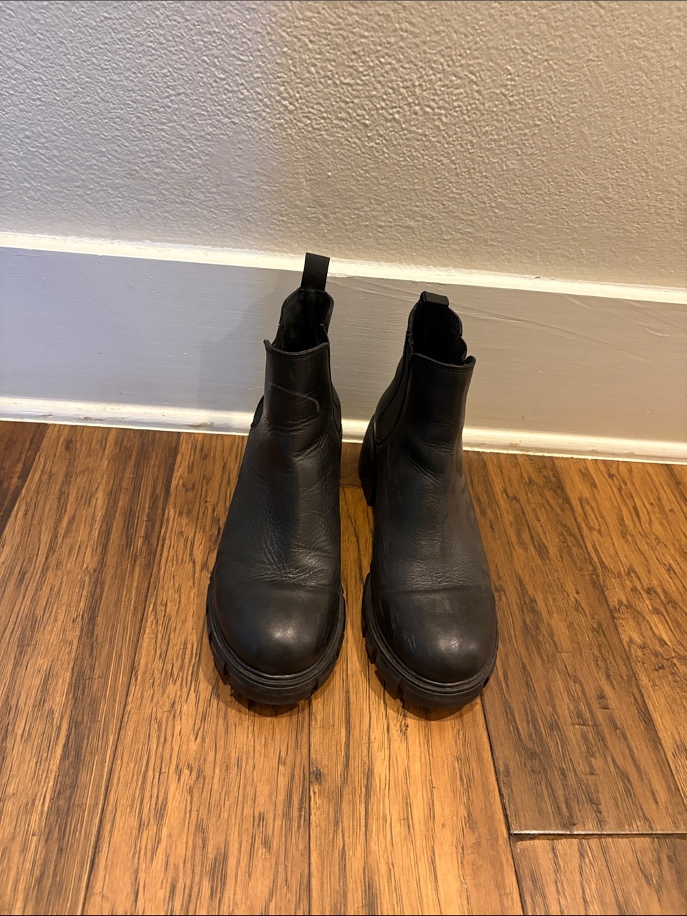 Steve Madden Black Chunky Chelsea Lug Booties